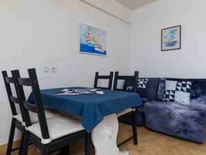 18323352-Ferienwohnung-2-Omiš-300x225-3