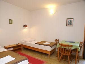 18321779-Ferienwohnung-4-Omiš-300x225-1