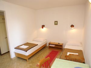 18321779-Ferienwohnung-4-Omiš-300x225-2