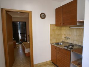 18321779-Ferienwohnung-4-Omiš-300x225-3