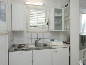 18322300-Ferienwohnung-2-Omiš-300x225-2