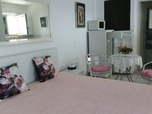 18322300-Ferienwohnung-2-Omiš-300x225-5