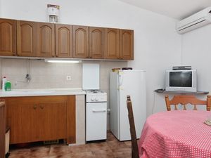 18511196-Ferienwohnung-3-Omiš-300x225-3