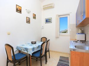 18511522-Ferienwohnung-4-Omiš-300x225-1