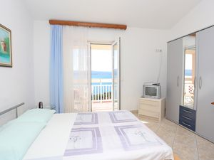 18692815-Ferienwohnung-2-Omiš-300x225-3