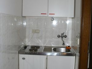 18779903-Ferienwohnung-2-Omiš-300x225-1