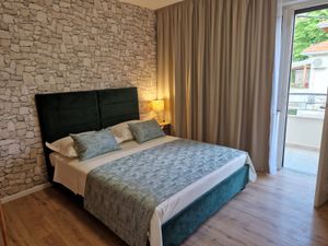 18779903-Ferienwohnung-2-Omiš-300x225-2