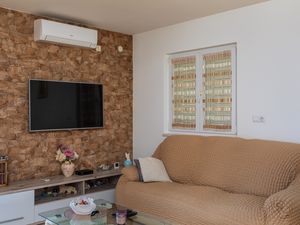 18790161-Ferienwohnung-6-Omiš-300x225-3