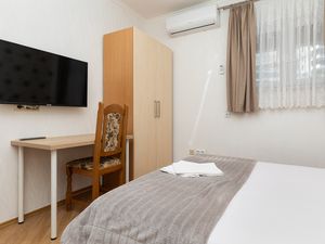 18923080-Ferienwohnung-4-Omiš-300x225-5