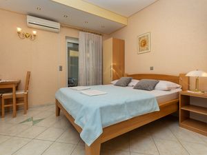 18923615-Ferienwohnung-2-Omiš-300x225-0