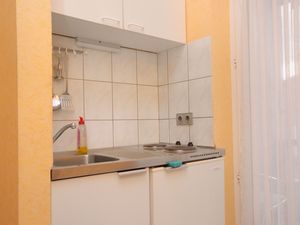 18924120-Ferienwohnung-3-Omiš-300x225-5