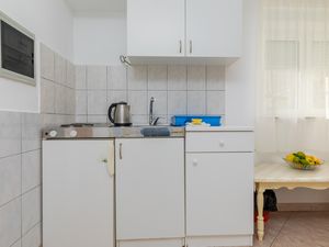 18953266-Ferienwohnung-5-Omiš-300x225-4