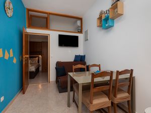 18956658-Ferienwohnung-4-Omiš-300x225-2