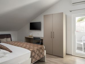 18975577-Ferienwohnung-6-Omiš-300x225-5