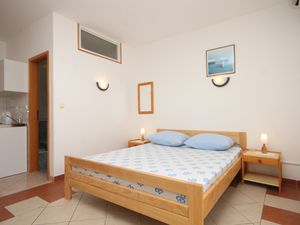 19086308-Ferienwohnung-4-Omiš-300x225-2