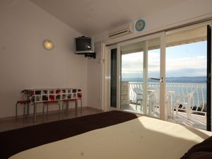 19086425-Ferienwohnung-2-Omiš-300x225-5