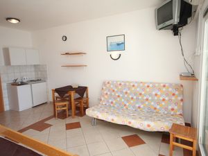 19086423-Ferienwohnung-2-Omiš-300x225-2