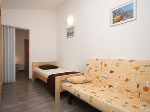 19086375-Ferienwohnung-3-Omiš-300x225-1