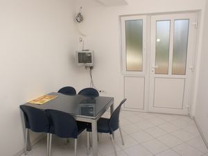 19125880-Ferienwohnung-4-Omiš-300x225-1