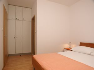 19125880-Ferienwohnung-4-Omiš-300x225-4