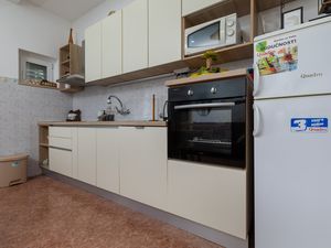 19904611-Ferienwohnung-2-Omiš-300x225-4