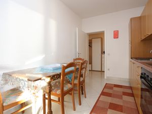 21720445-Ferienwohnung-4-Omiš-300x225-5