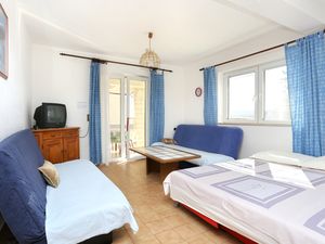 22082333-Ferienwohnung-8-Omiš-300x225-1