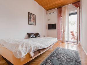 22124005-Ferienwohnung-4-Omiš-300x225-1