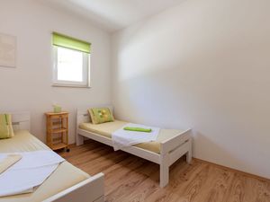 22193185-Ferienwohnung-6-Omiš-300x225-4