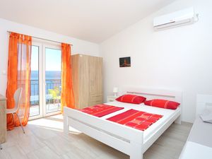 Ferienwohnung für 3 Personen (24 m²) in Omiš