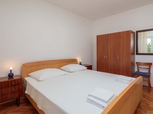 22389229-Ferienwohnung-3-Omiš-300x225-5