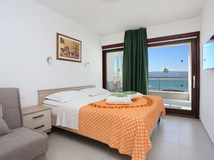 23073221-Ferienwohnung-3-Omiš-300x225-0