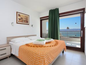 23073221-Ferienwohnung-3-Omiš-300x225-5