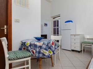 23447717-Ferienwohnung-3-Omiš-300x225-4