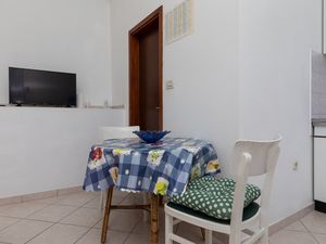 23447717-Ferienwohnung-3-Omiš-300x225-5