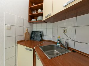 23471300-Ferienwohnung-2-Omiš-300x225-5