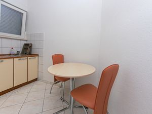 23471301-Ferienwohnung-2-Omiš-300x225-1