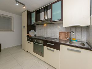 23470856-Ferienwohnung-5-Omiš-300x225-5