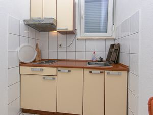 23471301-Ferienwohnung-2-Omiš-300x225-4