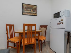 23539143-Ferienwohnung-4-Omiš-300x225-3