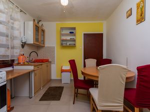 23539145-Ferienwohnung-5-Omiš-300x225-1