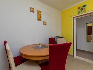 23539145-Ferienwohnung-5-Omiš-300x225-2