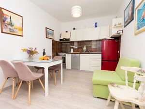 23685606-Ferienwohnung-5-Omiš-300x225-1