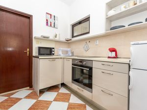 23685608-Ferienwohnung-3-Omiš-300x225-1