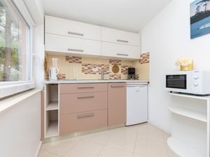 23685611-Ferienwohnung-3-Omiš-300x225-5