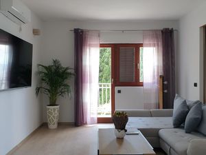 23956252-Ferienwohnung-4-Omiš-300x225-4