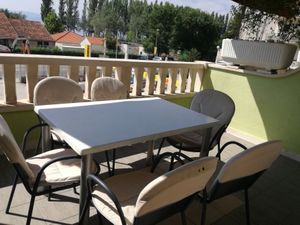 23928379-Ferienwohnung-6-Omiš-300x225-0