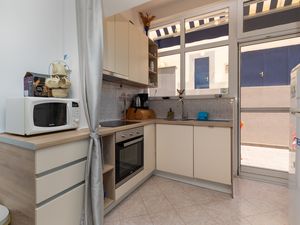 23926404-Ferienwohnung-4-Omiš-300x225-5