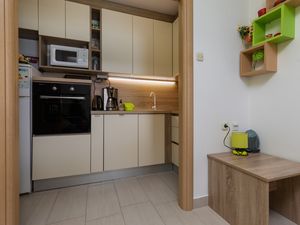 23926402-Ferienwohnung-4-Omiš-300x225-5