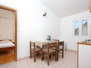 23926411-Ferienwohnung-3-Omiš-300x225-1